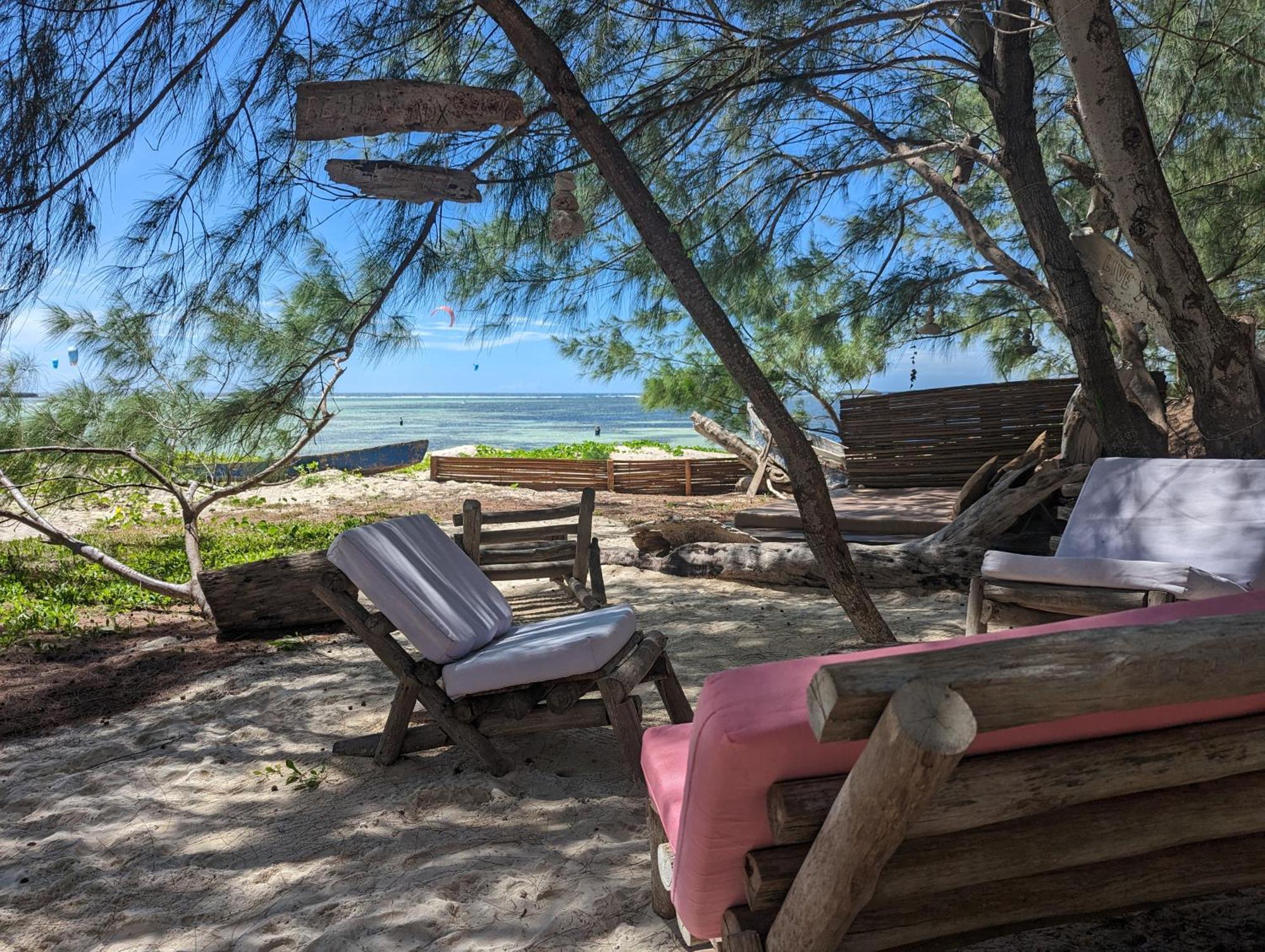 Ocean Lodge Kite & Windsurf Antsiranana Ngoại thất bức ảnh