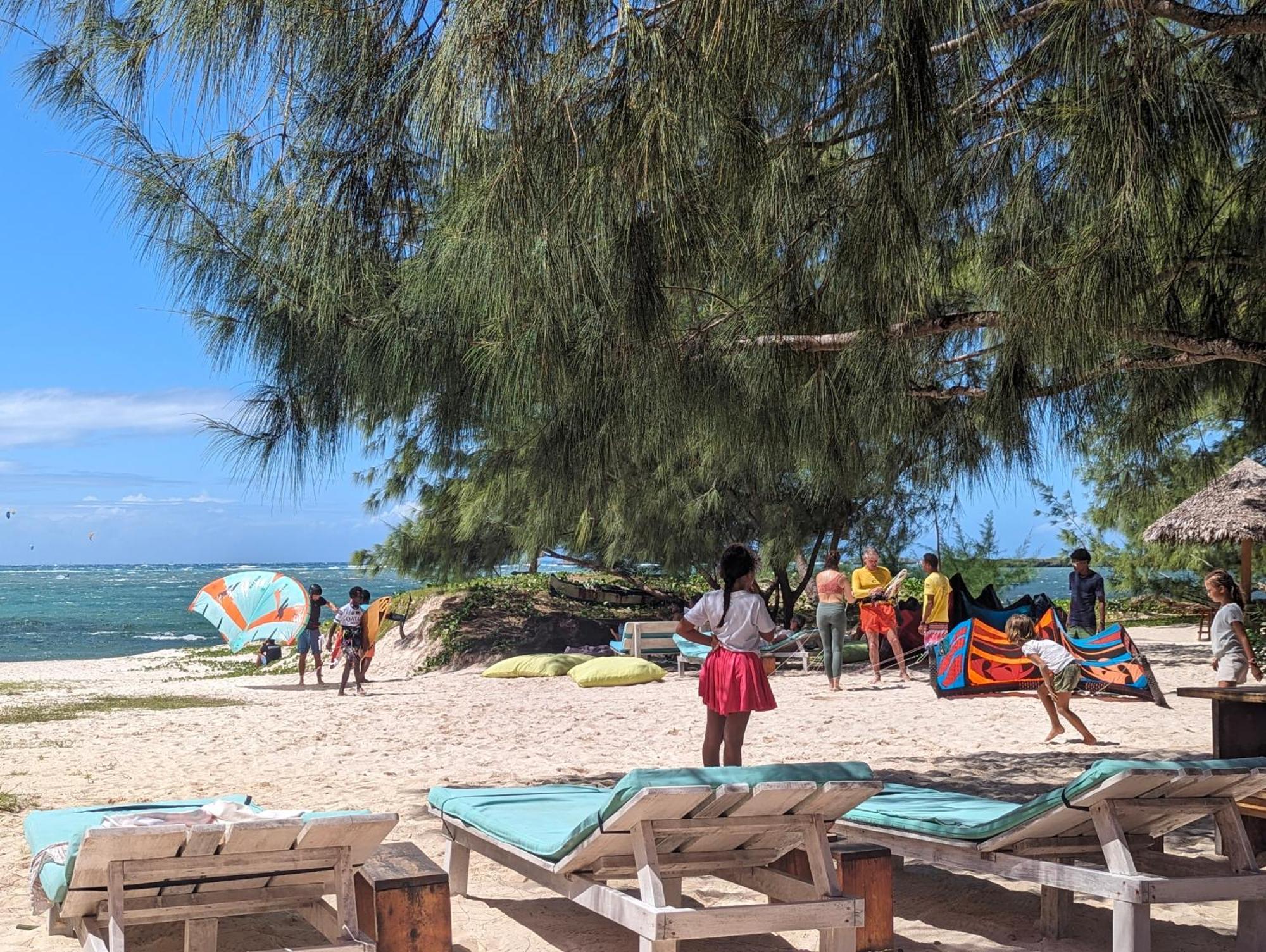 Ocean Lodge Kite & Windsurf Antsiranana Ngoại thất bức ảnh