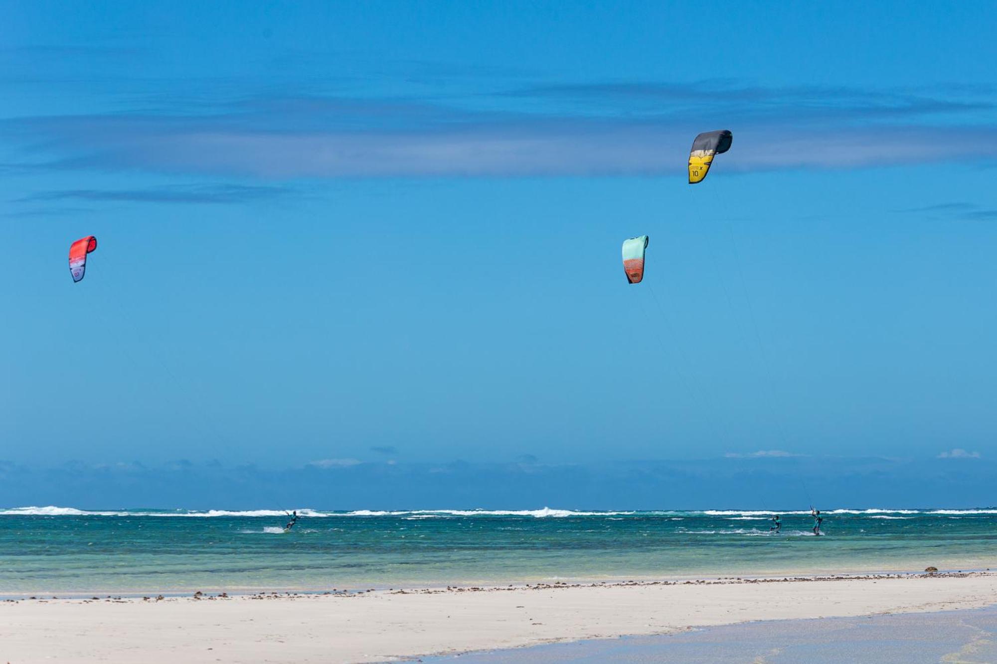 Ocean Lodge Kite & Windsurf Antsiranana Ngoại thất bức ảnh