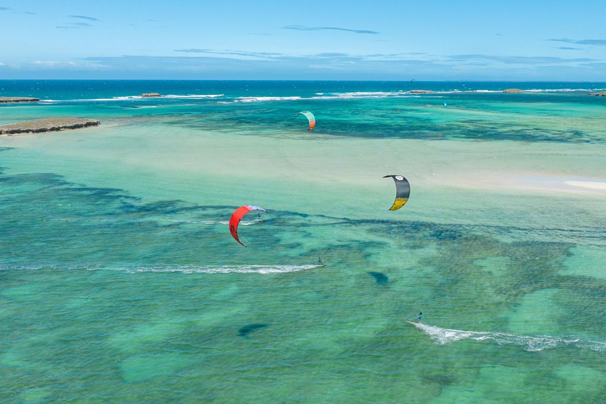 Ocean Lodge Kite & Windsurf Antsiranana Ngoại thất bức ảnh